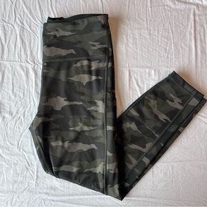 Athleta Camouflage Ultimate 7/8 Tights Leggings